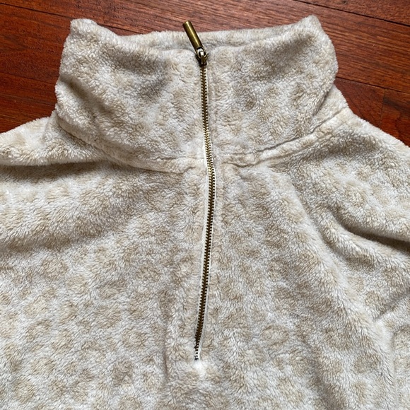 Old Navy Fleece Pullover with Cheetah Print - Picture 4 of 7